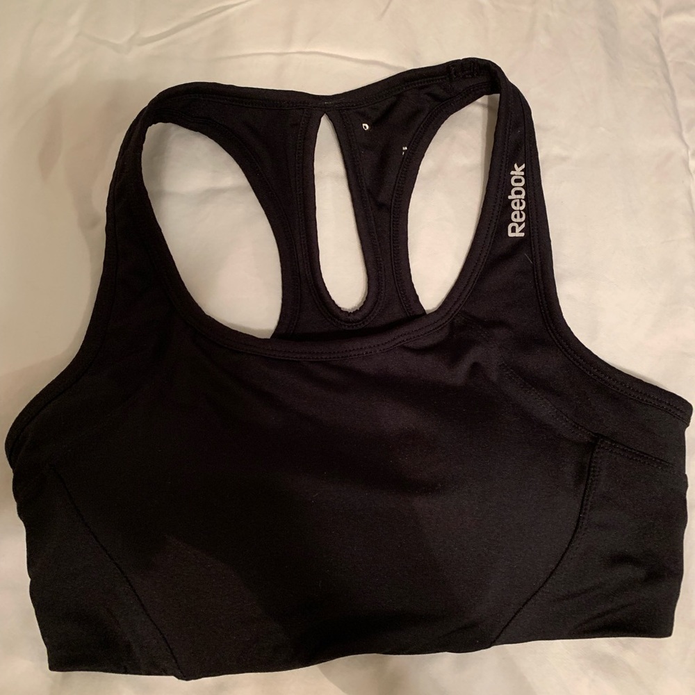 Black sports bra